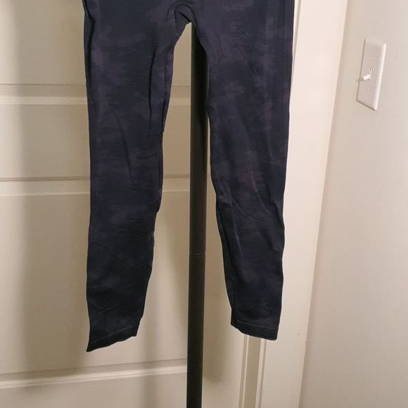 Spanx look at me now camo leggings size L - Picture 5 of 6